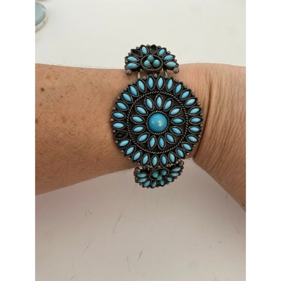 Vintage pewter cuff bracelet - Picture 1 of 5